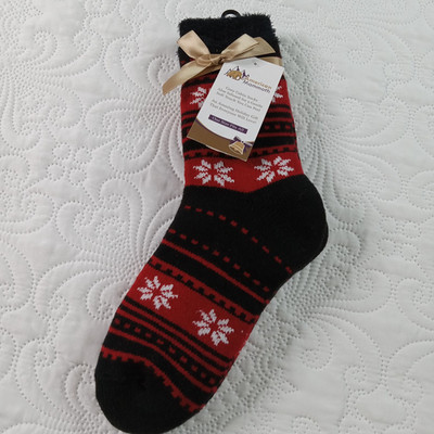 American Mammoth Cozy Cabin Socks With Aloe Softness OS Black Red Snowflakes NWT