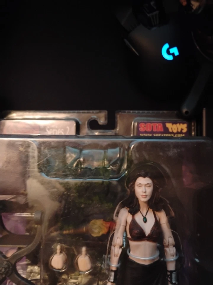 Figura de acción Paige 2005 Charmed Sota Toys Serie 2 NUEVA SIN USAR, EN CAJA Rara Difícil de encontrar Gran caja Foto 2 de 3
