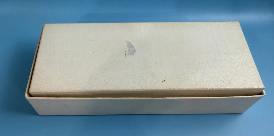 F.B. Juego de anillos de servilleta Rogers Silver Co de colección plateada caja resistente al deslustre Foto 2 de 4