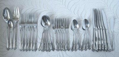 ONEIDA Stainless Flatware Bundled ARBOR TRUE ROSE 34 Pieces