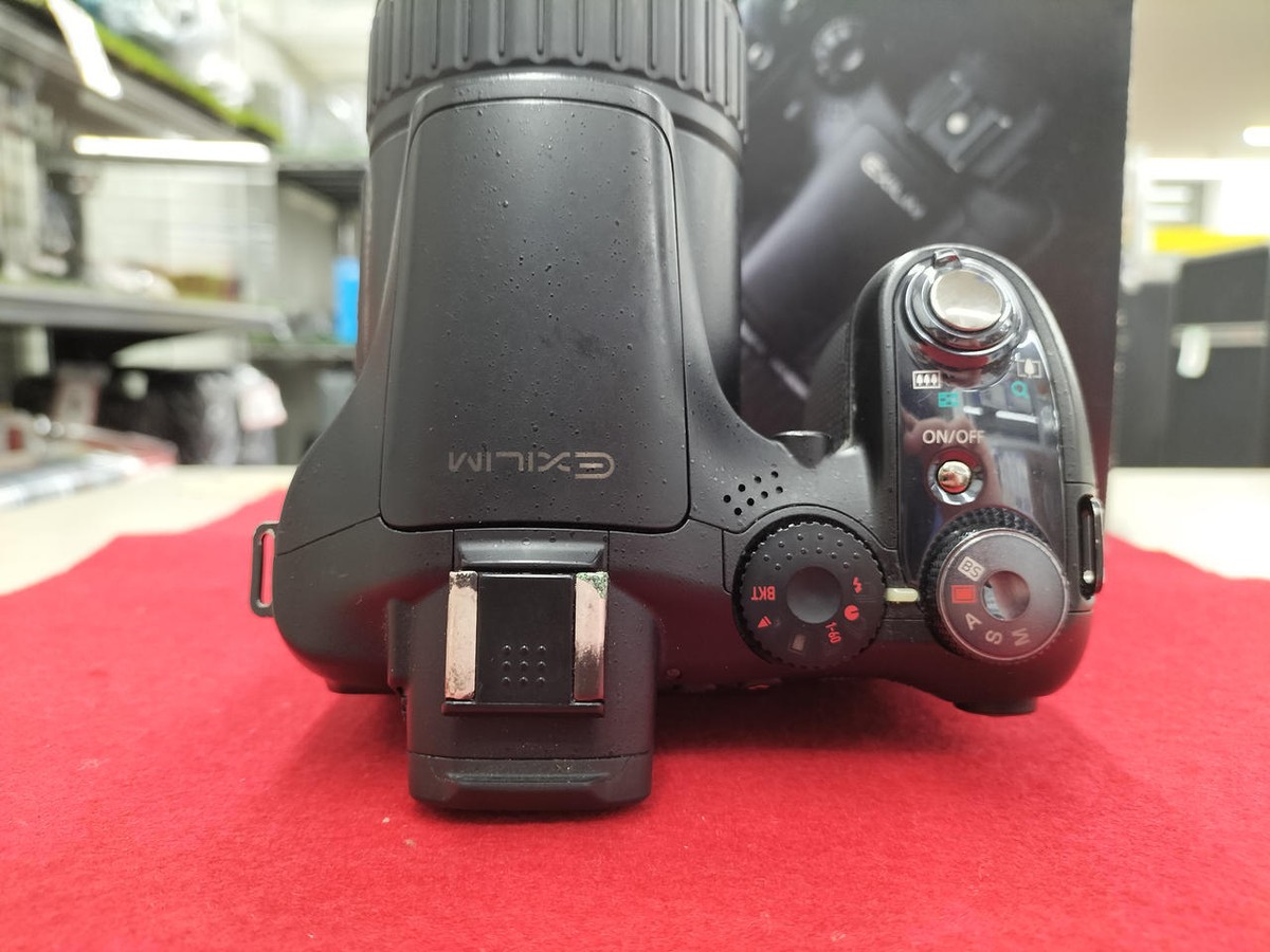 CASIO EX-F1 Digital camera 6MP,36mm-432mm,SDHC,12x,F2.7-F4.6
