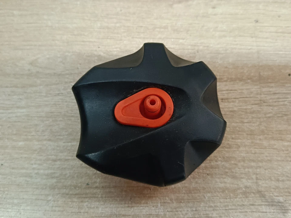 UN BOUCHON DE RESERVOIR D ESSENCE 78007008044 MOTO KTM 250 EXCF EXC-F 2009 4T - Photo 2/3