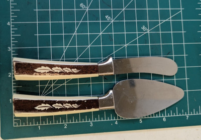 LOT OF 2 Regent Sheffield England Stainless Cheese Knife Set Plastic Handles