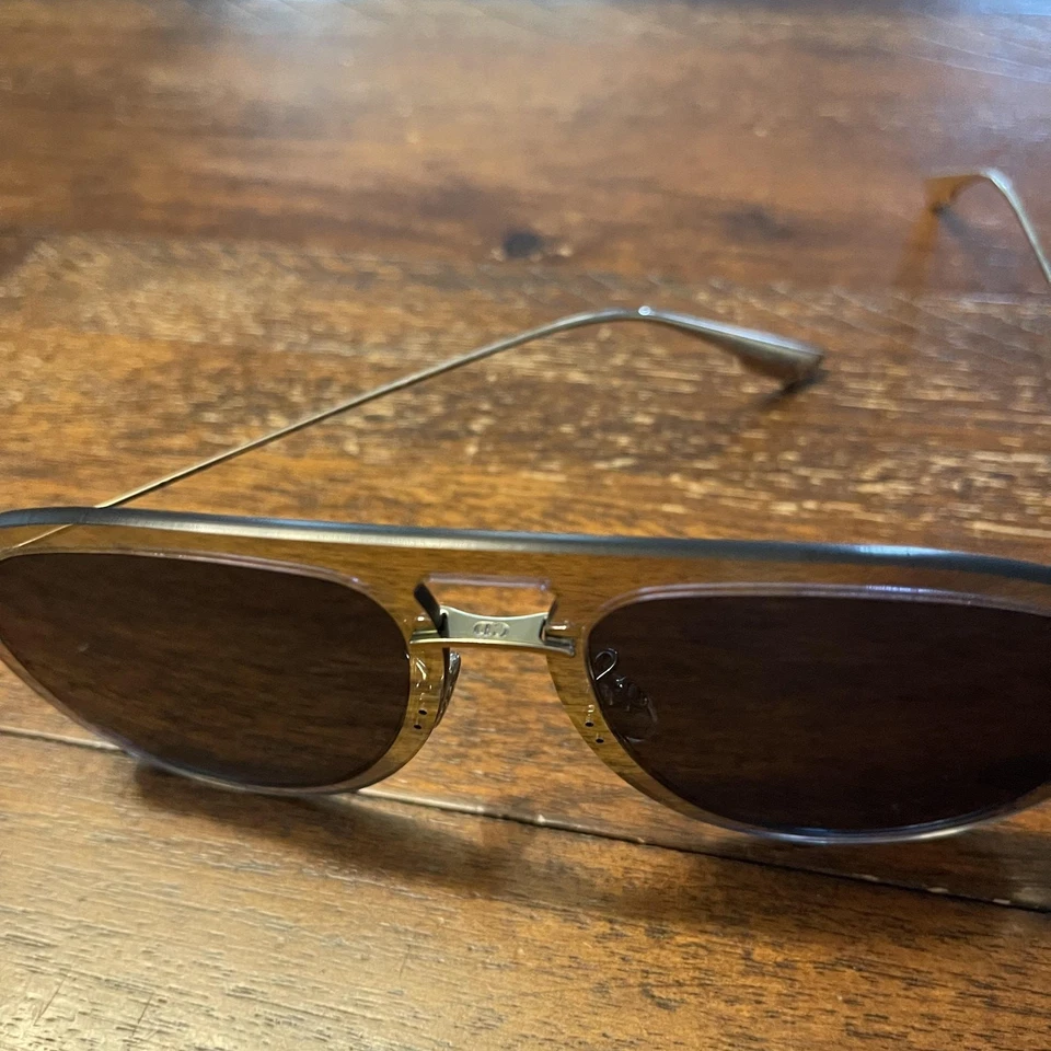 Óculos de sol aviador Christian Dior masculino feito na Itália LKS A9 57mm marrom dourado - Imagem 4 de 4