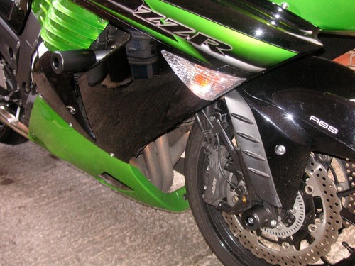 KAWASAKI ZZR1400 2006 -2011 CRASH PILZE PROTEKTOREN SLIDER BOBBIN BUNGS R9C6 - Bild 7 von 8