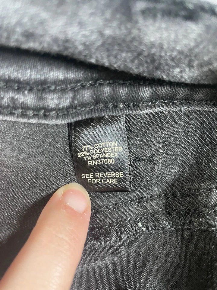 Pantalones de mezclilla Cato Capri para mujer talla 16W Plus adornados en negro Foto 4 de 4