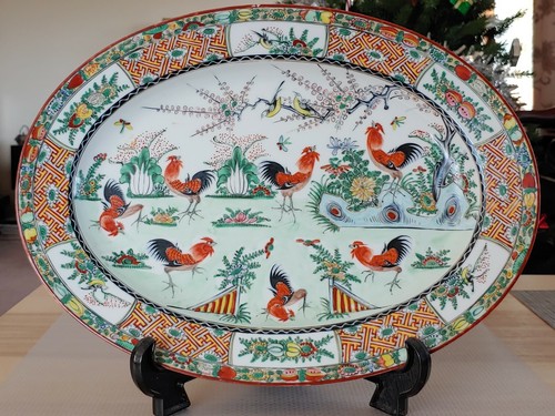 广彩瓷生财契机大赏盘 Large Chinese Guangcai Famille Rose Porcelain Painting Roosters Plate