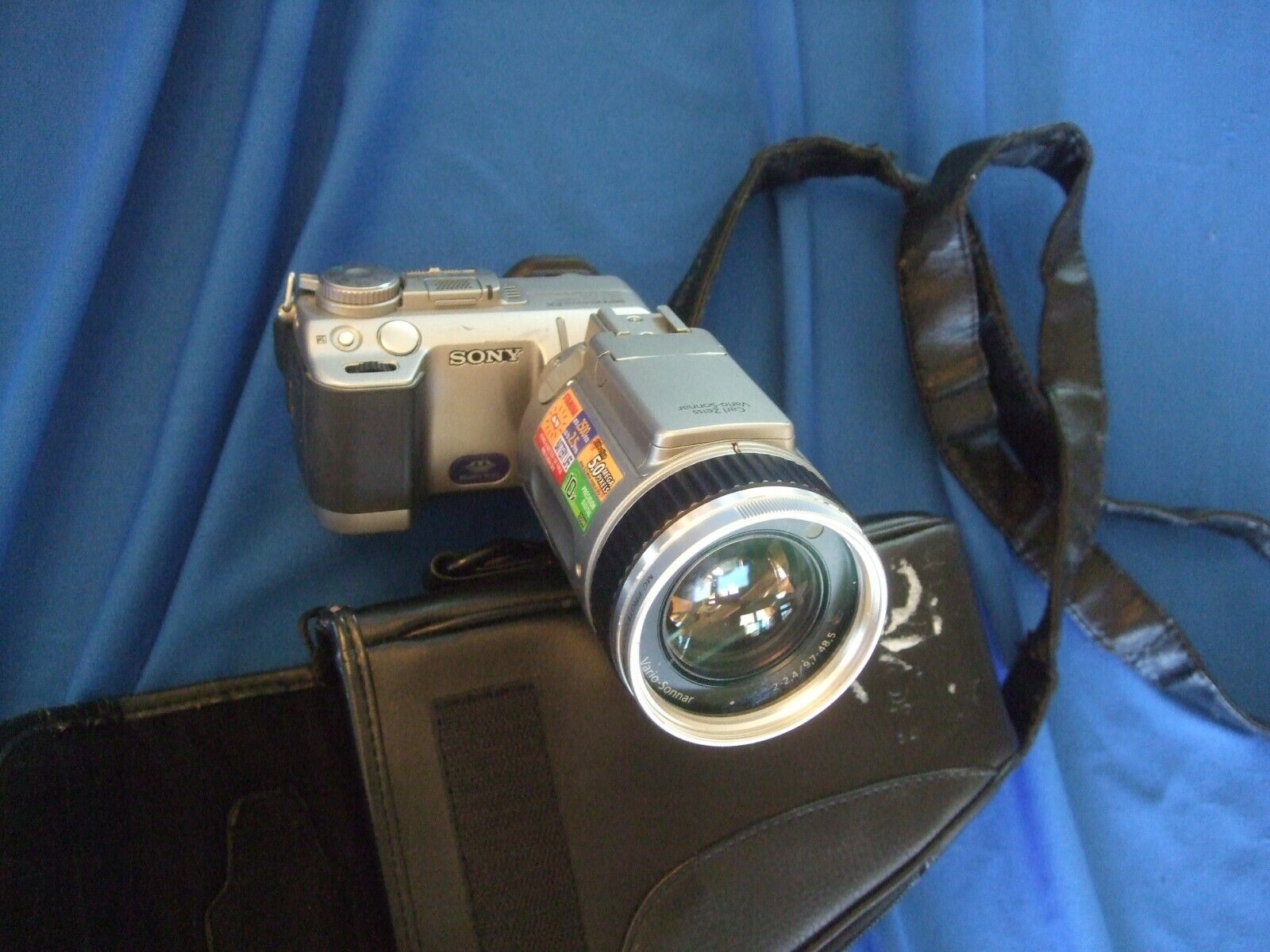 Sony Cyber-shot DSC-F707 4.9MP Digital Camera - Silver for sale online |  eBay