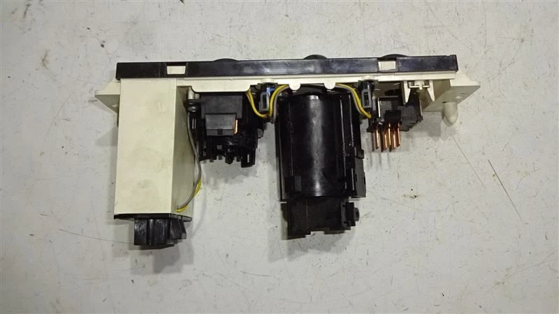 Temperature Control With AC With Rear Defrost Fits 00-02 CAVALIER 647205 Foto 2 de 4