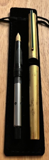 ST Dupont Classique Fountain Pen 18K (B) Nib - SS/Vermeil Fountain Pen ~ Vintage