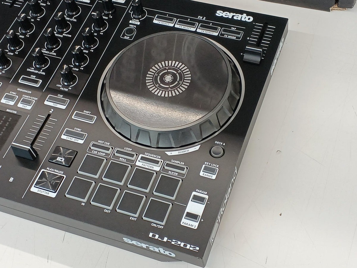 Roland DJ-202 2CH 4-Deck DJ Controller Serato USB Bus Powered