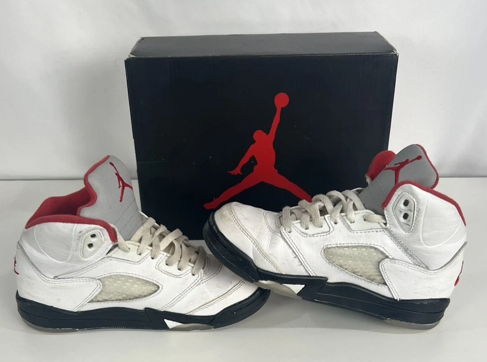 Nike Air Jordan 5 Retro Rojo Fuego Lengua Plateada 440889-102 Juvenil Talla 13c Foto 2 de 4