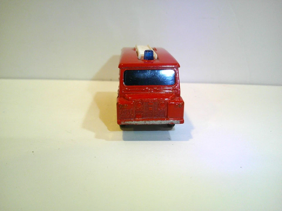 Matchbox 59 Land Rover Fire Truck - Lesney Transitional Superfast - Image 3 of 4