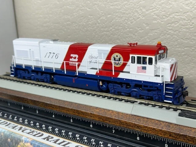 BURLINGTON NORTHERN U30C Bi-CENTENNIAL 1776 DC/DCC Ready " SILVER " HO Scale NEW - Image 2 of 4