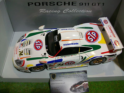 PORSCHE 911 GT1 1998 STP # 74 BOUTSEN 1/18 UT Models 39810 voiture