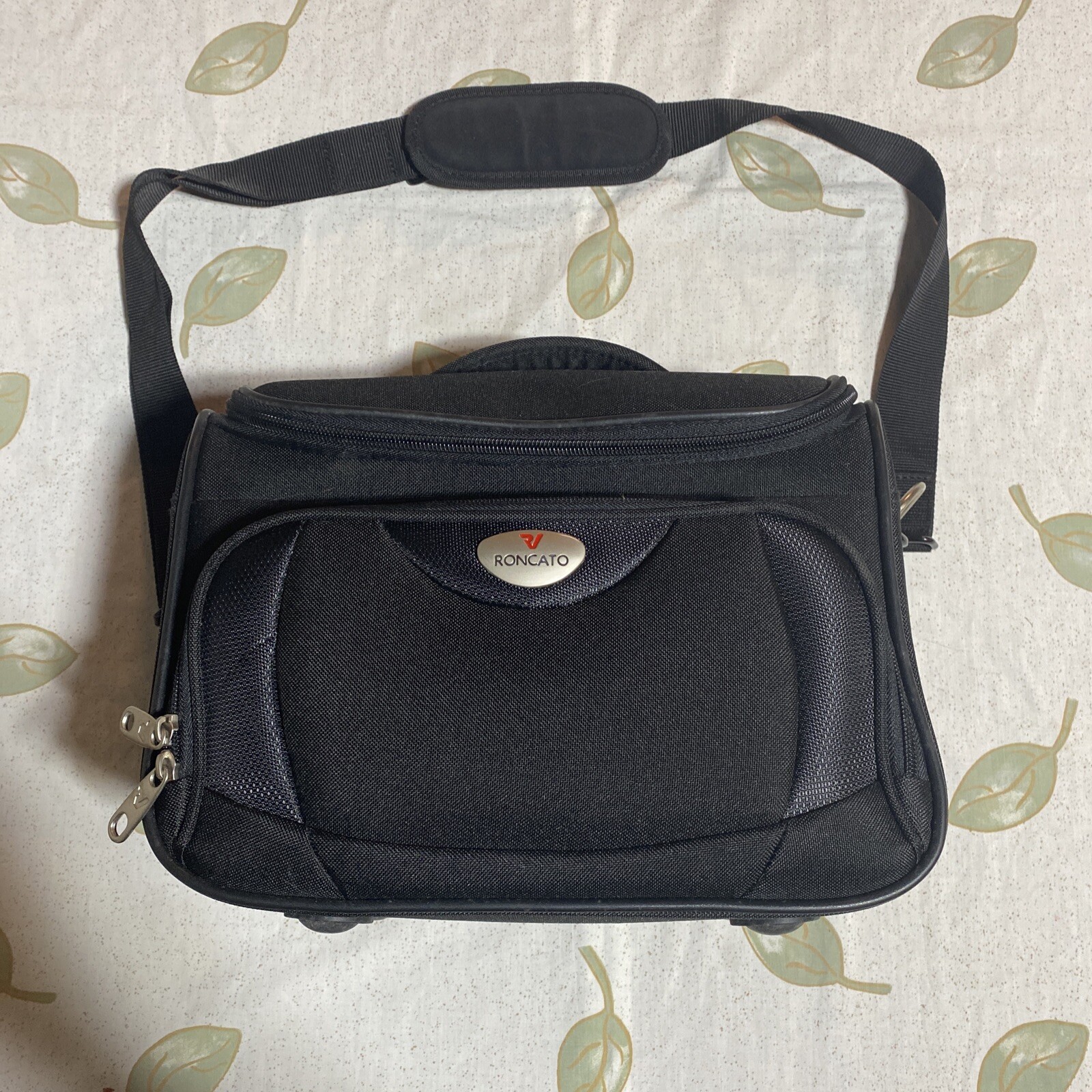 Bolso de Viaje Bandolera de Hombro Unisex RONCATO, Mediano. Negro