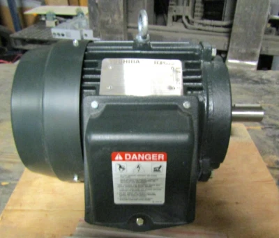 🤩 NEW TOSHIBA 3 HP INVERTER AC MOTOR 1760 RPM 182T FR 3Ø 230/460V 0034SDSR41A-P - Image 1 of 4