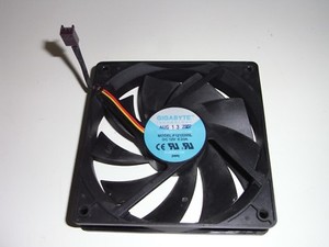 Gigabyte F121225SL Kühler Lüfter 120x120 mm 12V 0,2A Cooling FAN Cooler Everflow