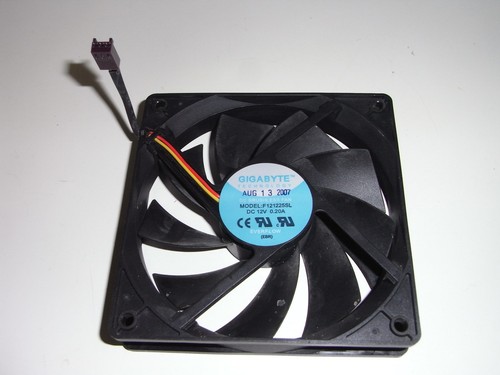 Gigabyte F121225SL Kühler Lüfter 120x120 mm 12V 0,2A Cooling FAN Cooler Everflow