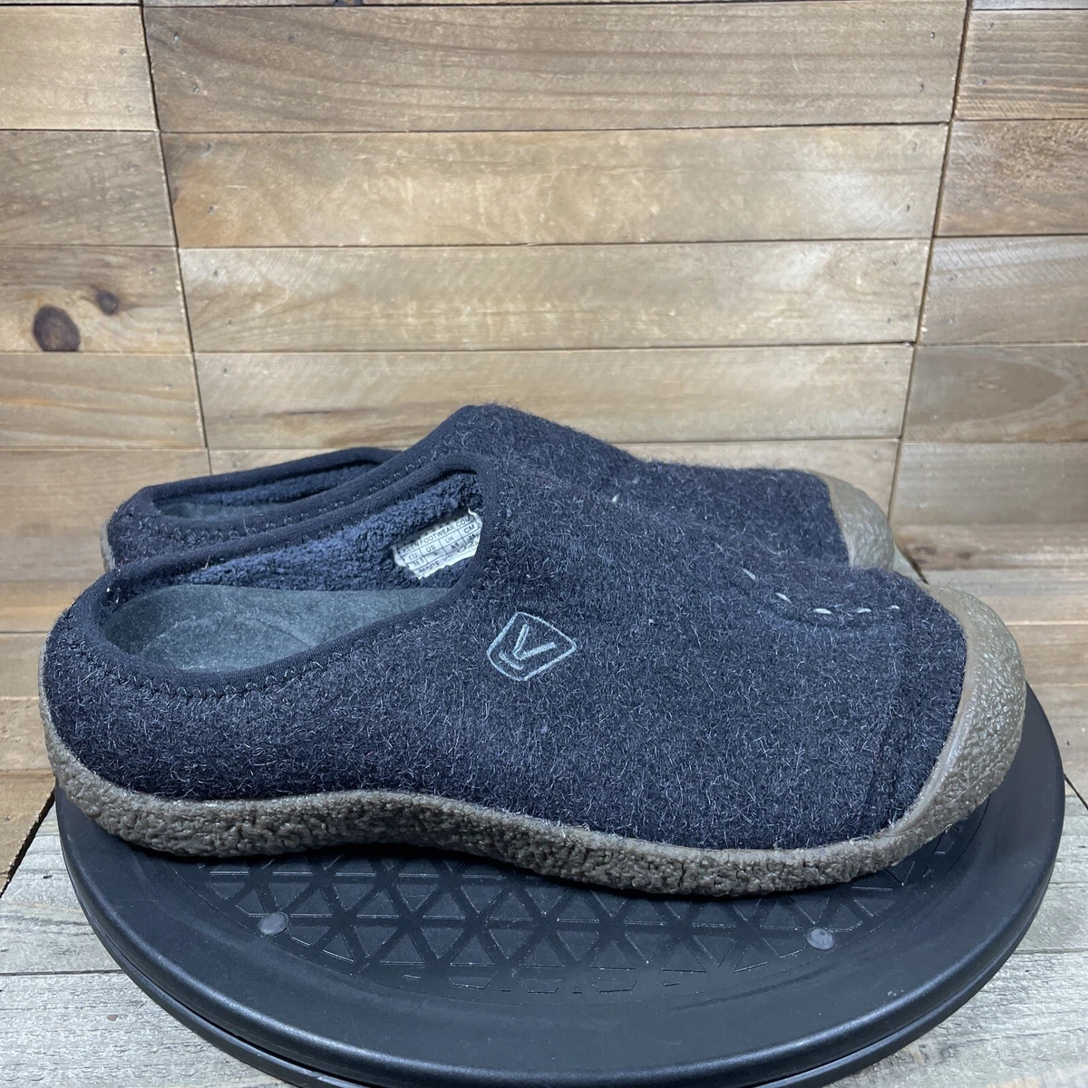 Keen Howser Wrap Women s Size 8 Slippers Wool Black Shoes Slip On Comfort