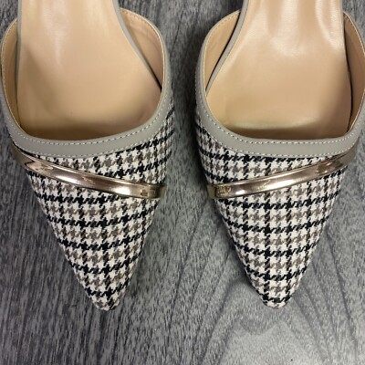 Journee Collection Plaid Heels With Gold Metallic Accent. Size 10