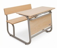 Moderne Schulbank Mit Stabilem Metallgestell Und Integriertem Korb