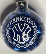 Topperscot New York Yankees Christmas Ornament