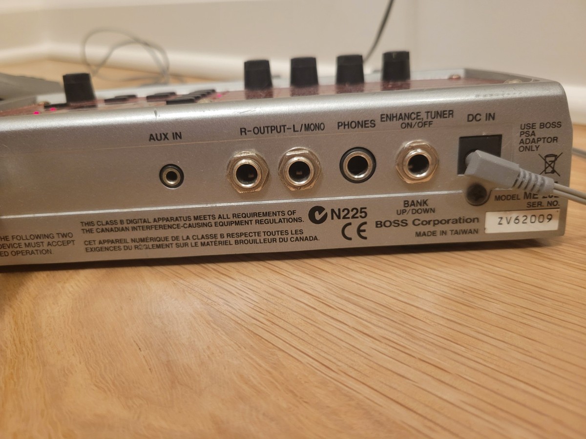 ★美品★BOSS BASS MULTIPLE EFFECTS ME-20B Boss ME-20B Bass Multi-effects Pedal Reviews | Sweetwater