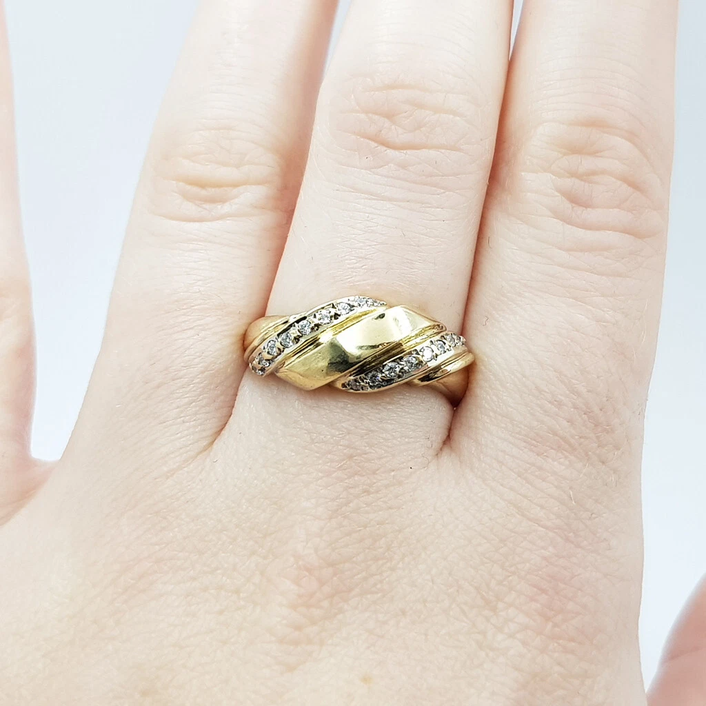 14ct Yellow Gold CZ Dress Ring Size Q 1 2 56896