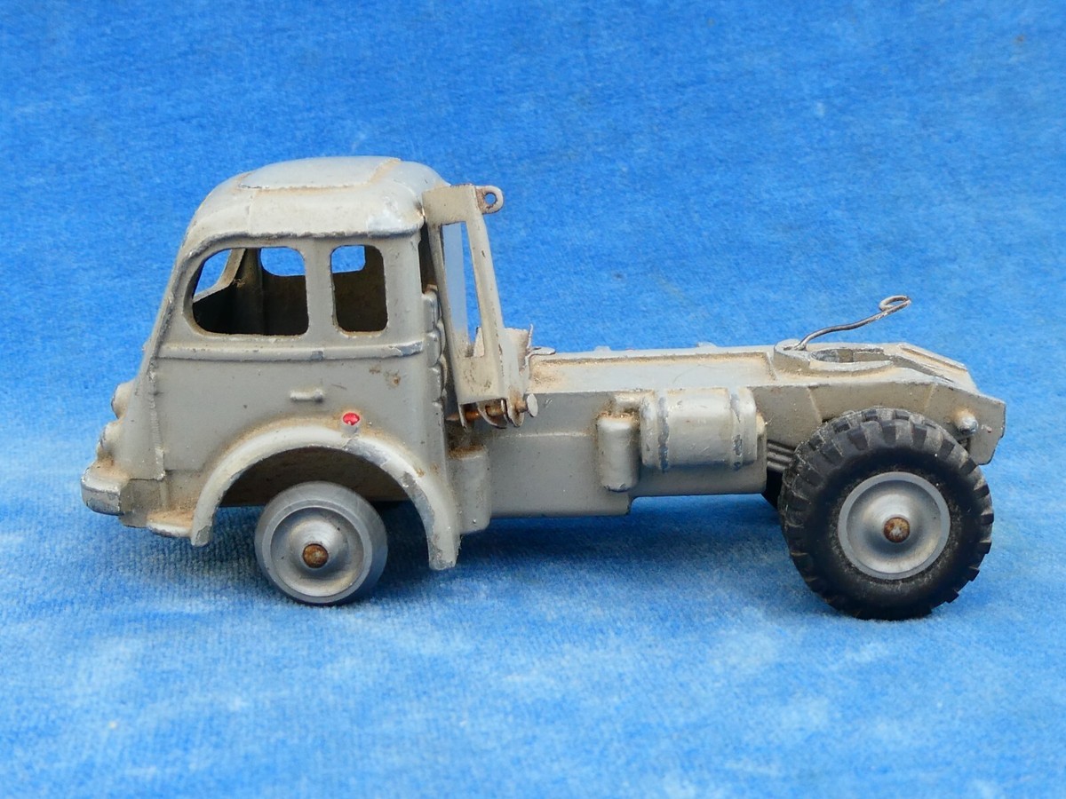 RARE ++ CIJ 1:43 TRACTEUR REMORQUE MILLE-PATTES N° 3/75 RENAULT - PIECE Parts