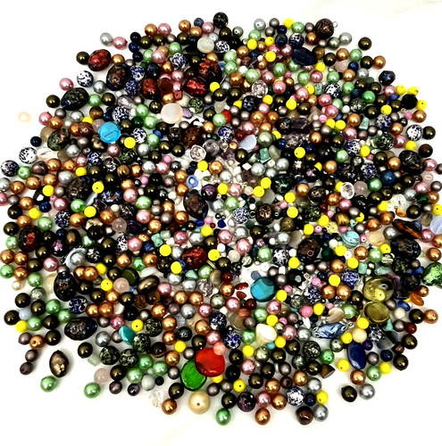 Large 2 1/2 Pound Lot Vintage Loose Beads Glass Ceramic & More Mixed Variety