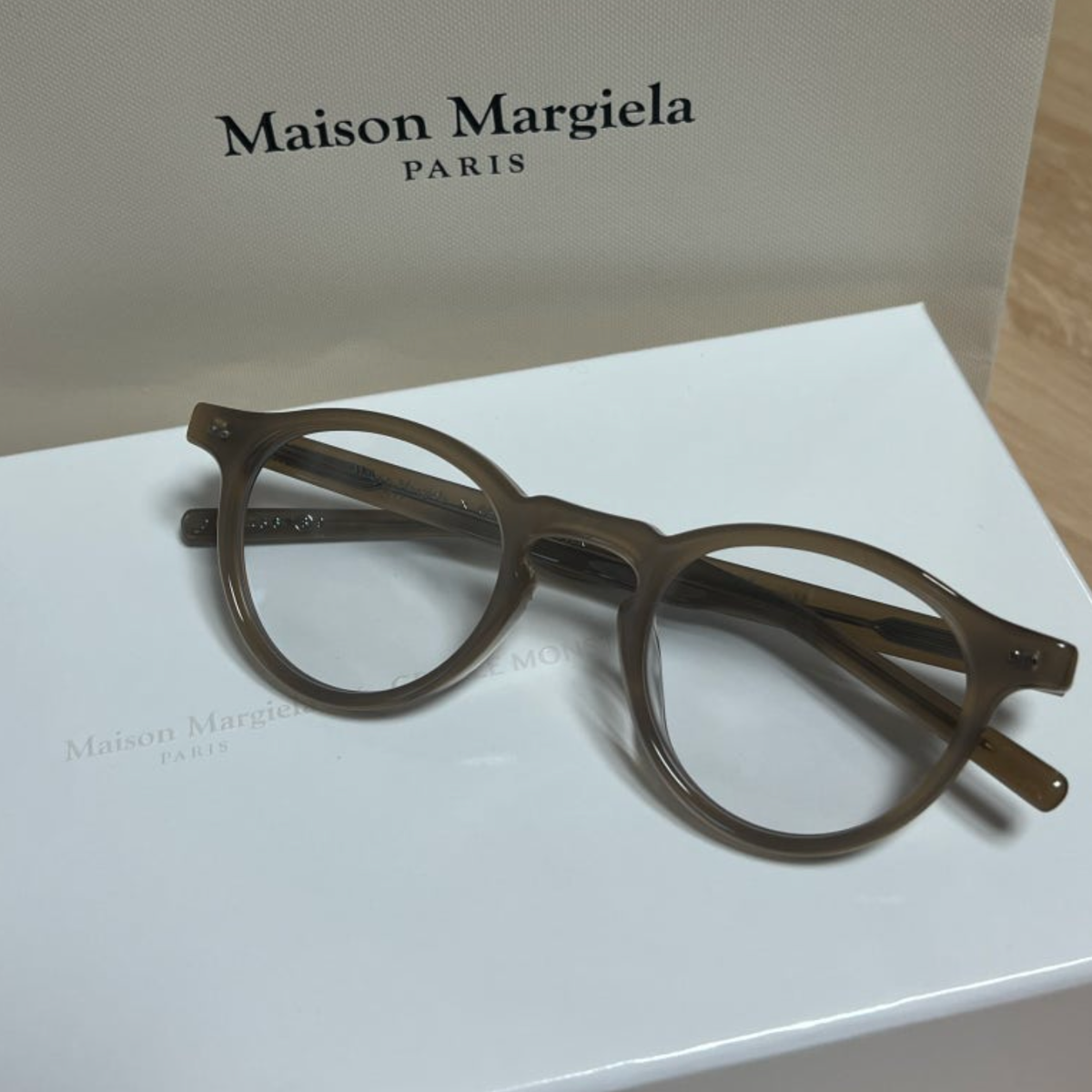 Gentle Monster x Maison Margiela MM116 Brown Translucent Gentle Monster x Maison Margiela MM116 Brown Translucent