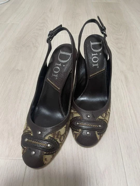 Escarpins sandales trotteur Christian Dior taille 35 bretelles arrière occasion excellent état