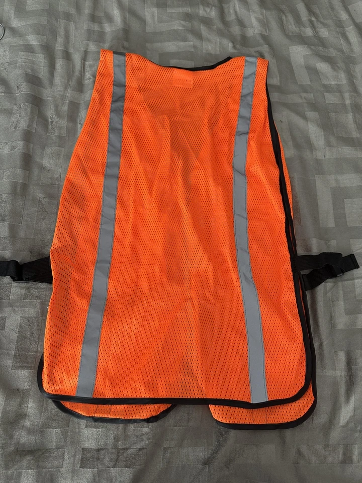 Safety Works Safety Vest One Size Orange Hi Vis Reflective Mesh SW46103 - Image 3 of 4
