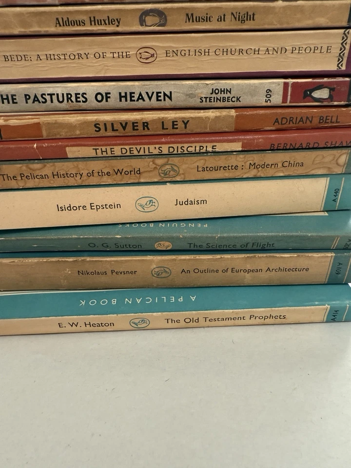 Lot of 16 Vintage Colored Paperbacks Penguin, Pelican, Albatross Pink Blue Green Foto 3 de 4