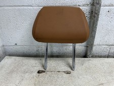 2020 Bmw 540i Center Rear Headrest Tan Leather Oem
