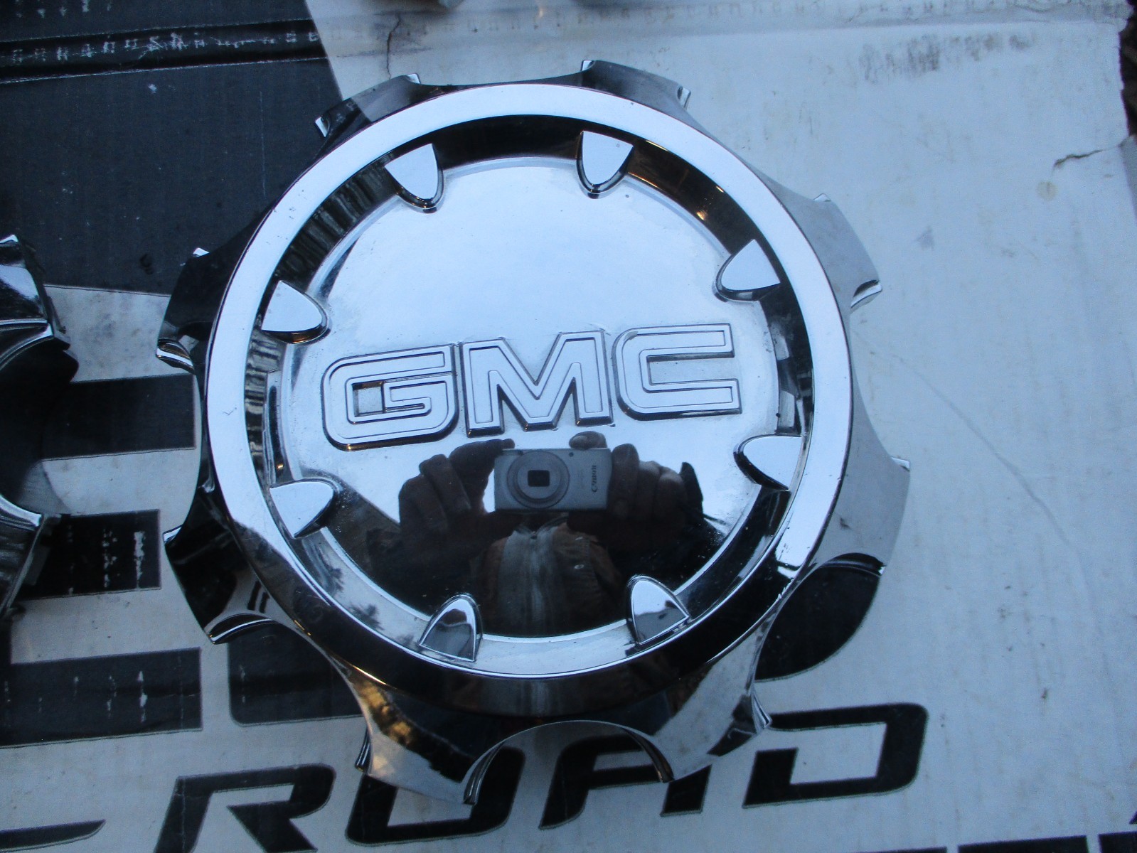 GMC Sierra 2500 3500 Factory OEM Chrome Center Cap 5503 5801 2011-2019 9597794