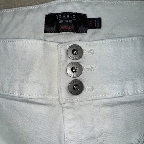 Torrid White Feel the Fit Jegging Super Soft Jeans Distressed Women’s Size 22R - Picture 7 of 9