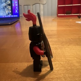 Lego Castle Dragon Knight Armor minifigure, dragon head 70404 (2013)