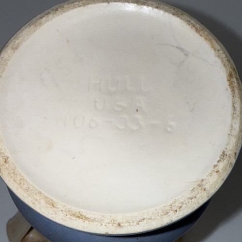 Hull USA Tulip Vase 6.25" X 5 - Picture 6 of 6