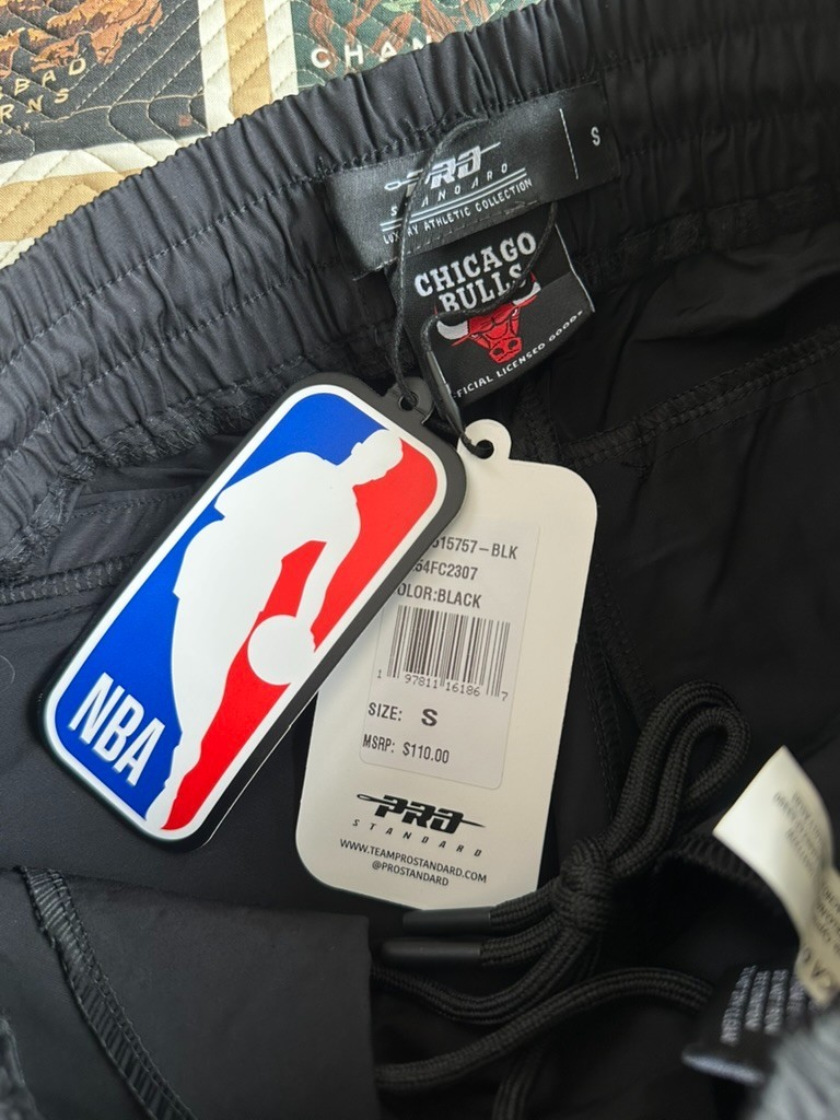 Chicago Bulls Pro Standard Black Track Pants - Size Small NWT $110