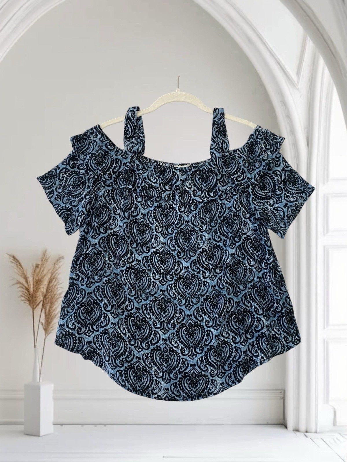 Cato Cold Shoulder Ruffle Top Women’s Size Medium Medallion Print Boho Chic
