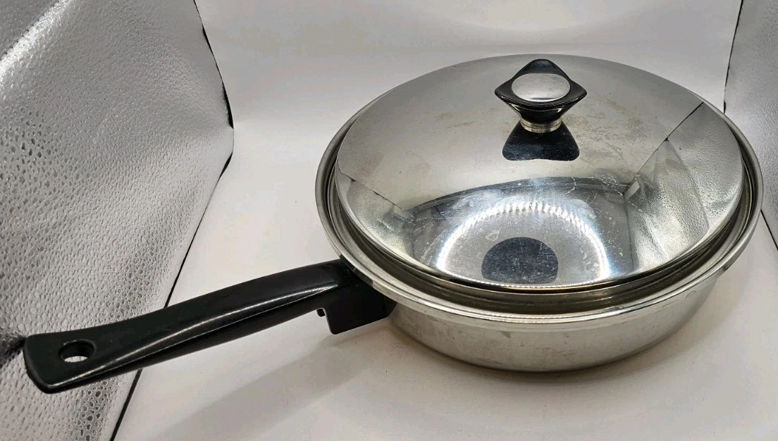 Vintage Maxam Stainless Steel Egg Poacher/Fry Pan--10"