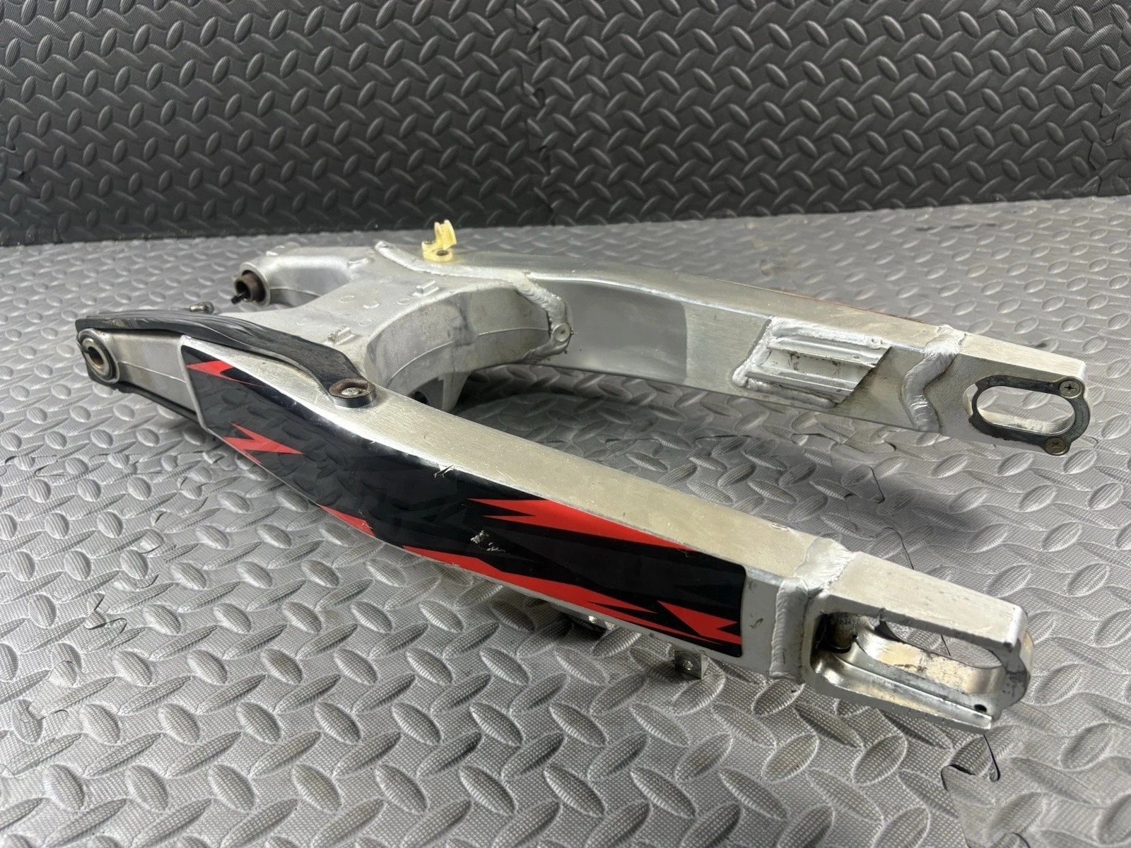 08-09 2009 CRF250R CRF 250R OEM Swingarm Swing Arm Rear Suspension Assembly