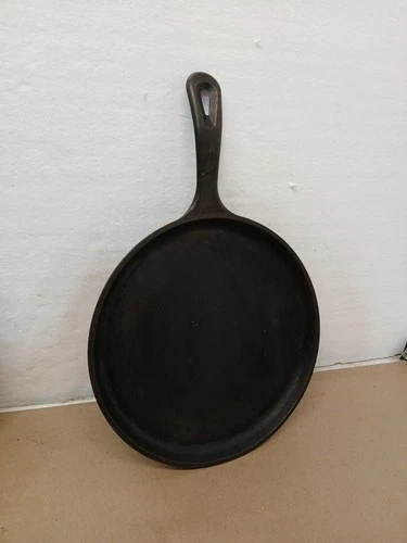 Vintage Lodge 90G Cast Iron Round Griddle 10.5” USA Flat Skillet Pancake Pan