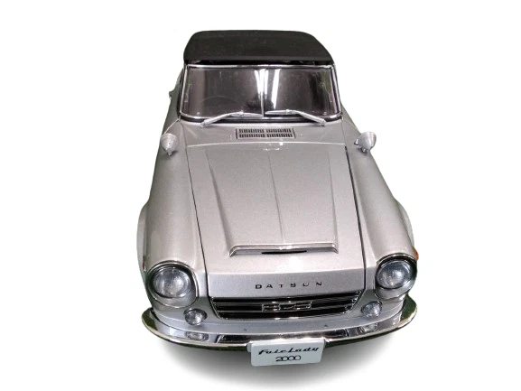 1/18 AUTOart Datsun Fairlady 2000 Silver w/ Box From Japan Model Car Minicar - Image 4 of 4