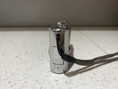 Panasonic Lumix DMC-FX01 Digital Camera + Genuine Battery 6.0MP