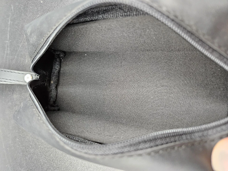 Gafas de sol Vogue × Hailey Beiber estuche con tela para lentes Foto 4 de 4