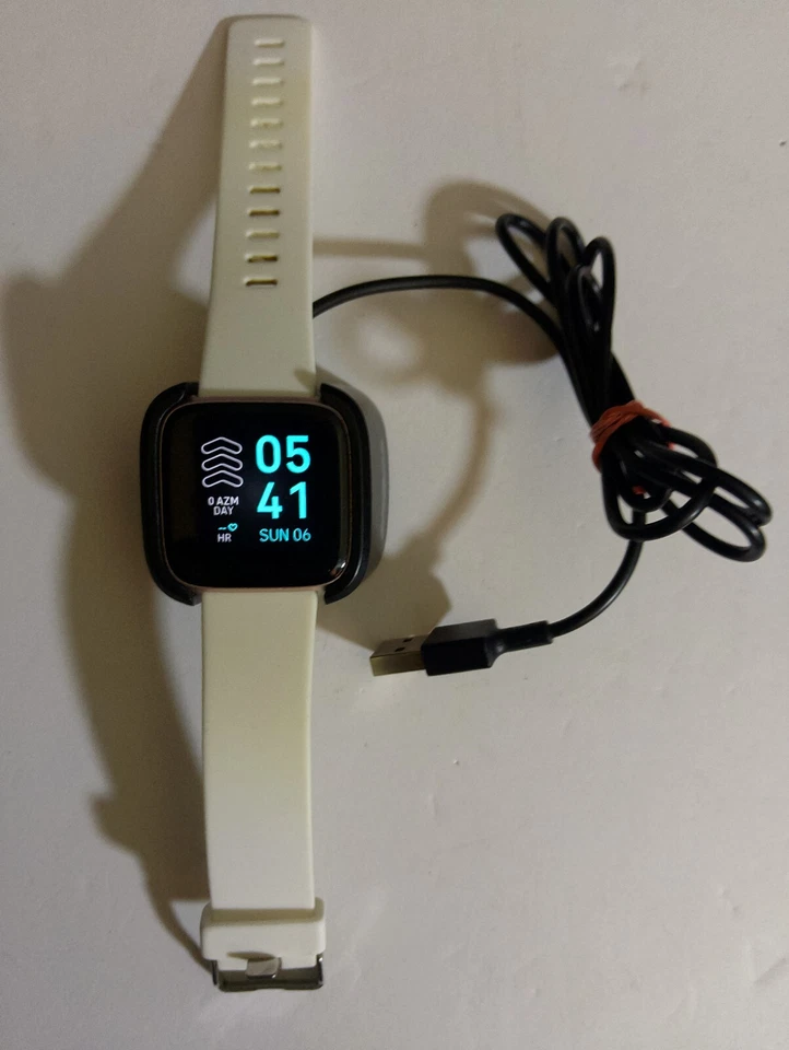 FITBIT Versa FB504 Fitness Smartwatch & Charger / Working Condition  - Image 2 of 4