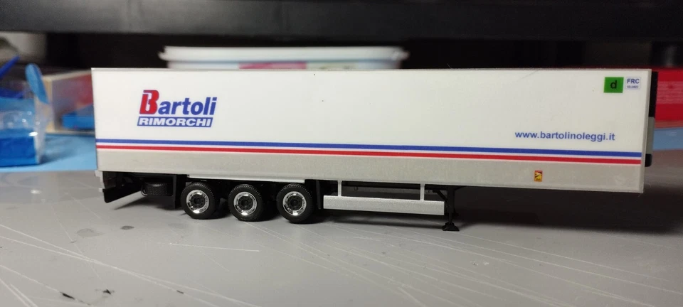 Semirimorchio Frigo "Bartoli Rimorchi" base Herpa 1/87 base Herpa - Immagine 4 di 4